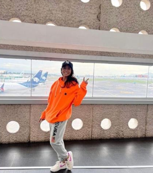Aluna no Aeroporto